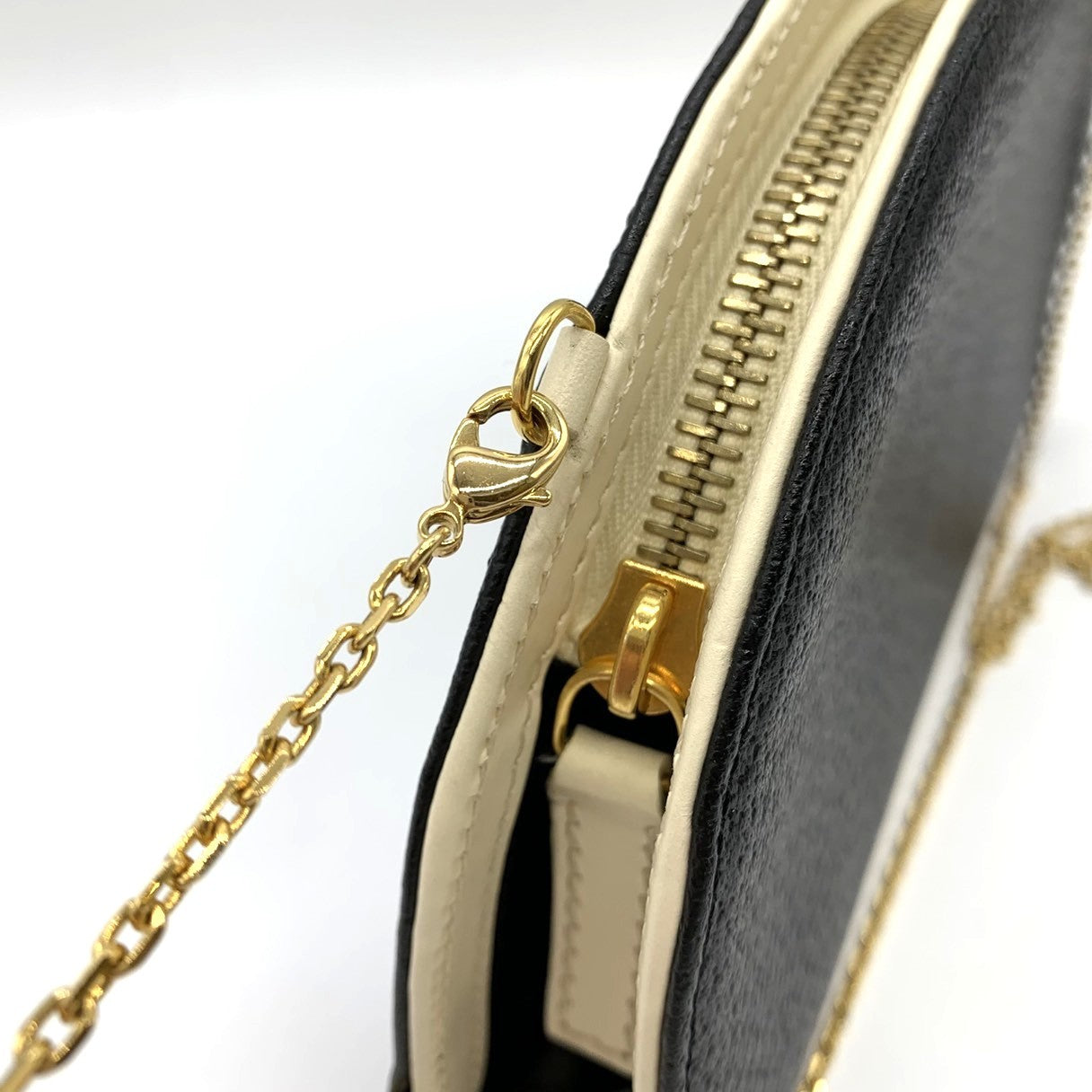 Fendi 2321 26814 Crossbody/Shoulder Chain Bag, Thin Mini Bag, Half Moon, Black/White, Black/Leather