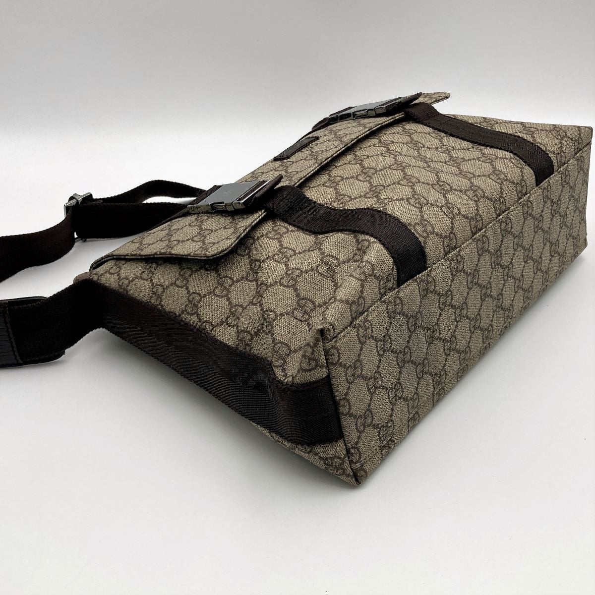 Gucci 122373 GG Supreme Messenger Shoulder Bag, Brown