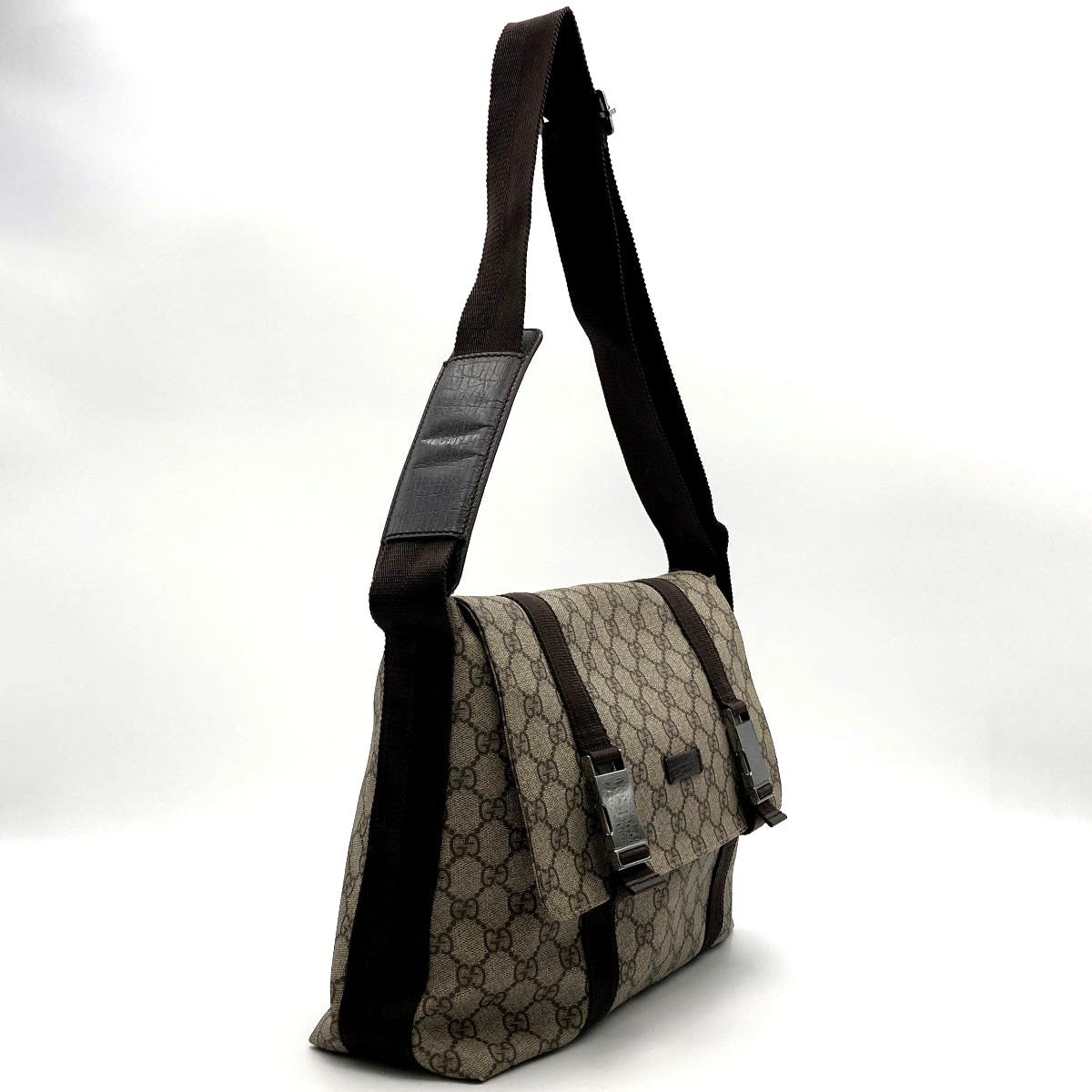 Gucci 122373 GG Supreme Messenger Shoulder Bag, Brown