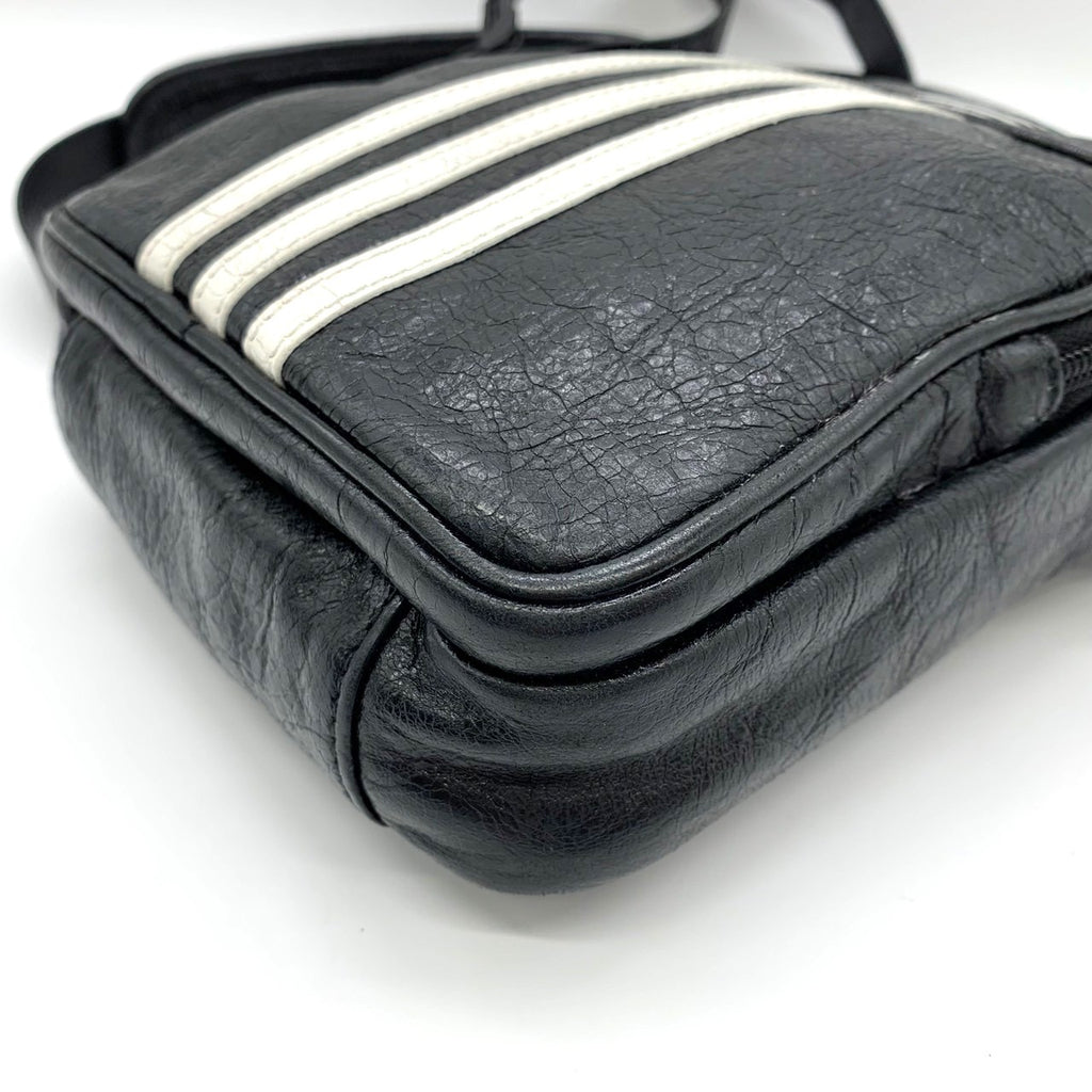 BALENCIAGA x adidas Collaboration Balenciaga Adidas Small Messenger Bag/Crossbody/Shoulder Bag Black 721850