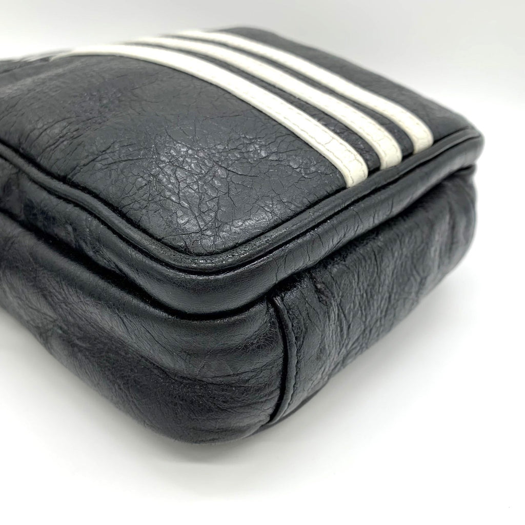 BALENCIAGA x adidas Collaboration Balenciaga Adidas Small Messenger Bag/Crossbody/Shoulder Bag Black 721850