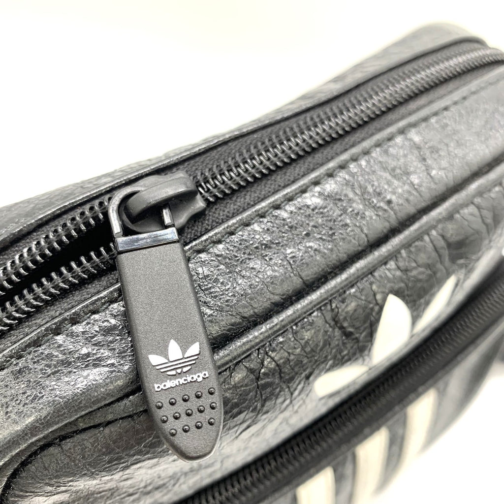 BALENCIAGA x adidas Collaboration Balenciaga Adidas Small Messenger Bag/Crossbody/Shoulder Bag Black 721850