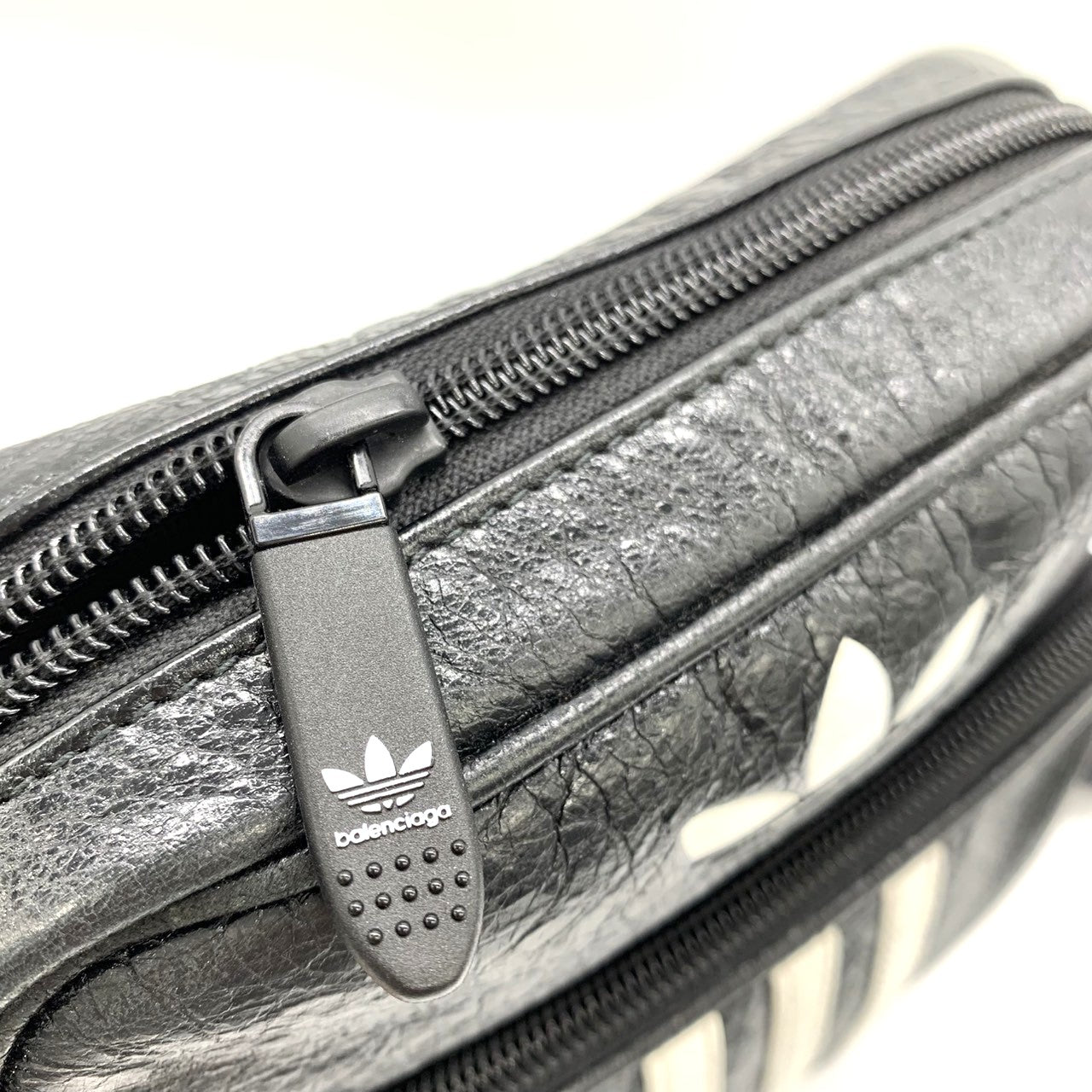 BALENCIAGA x adidas Collaboration Balenciaga Adidas Small Messenger Bag/Crossbody/Shoulder Bag Black 721850