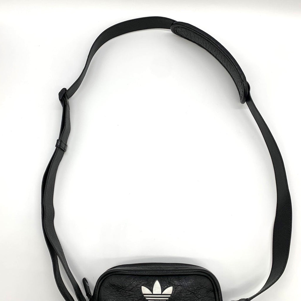 BALENCIAGA x adidas Collaboration Balenciaga Adidas Small Messenger Bag/Crossbody/Shoulder Bag Black 721850