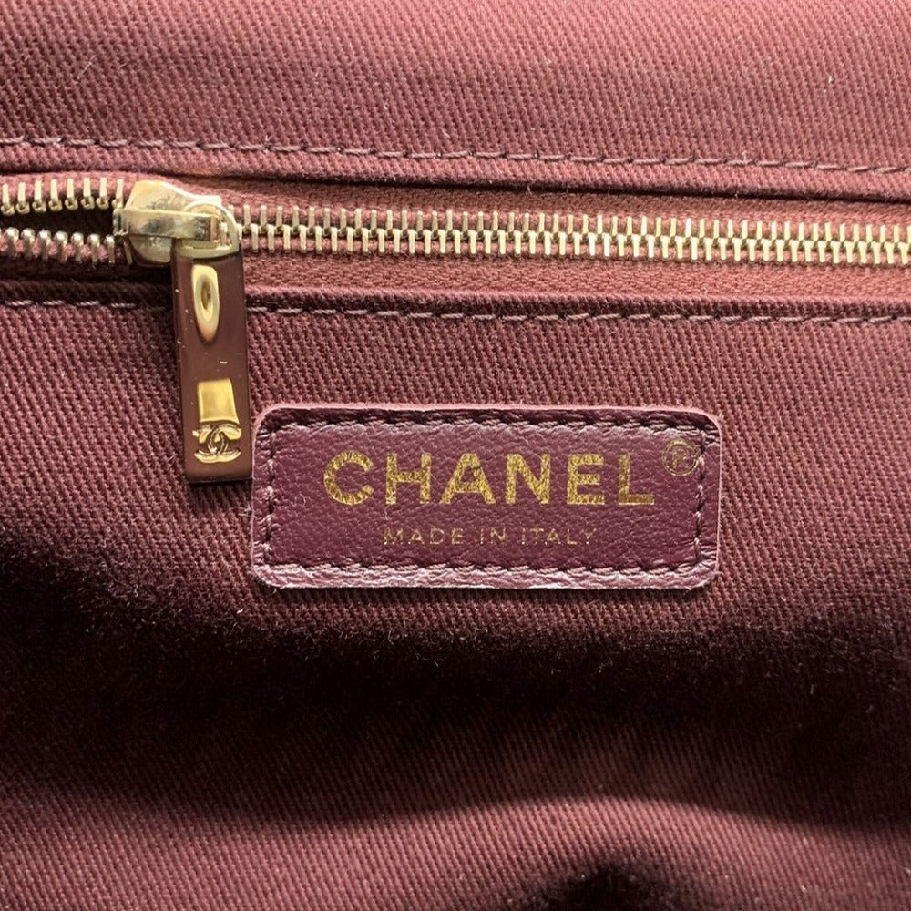 Excellent condition CHANEL Matelassé backpack/daypack with chain, Coco Mark, black, silver hardware, caviar leather, women's, luxury brand, collection item. PRE-OWNED