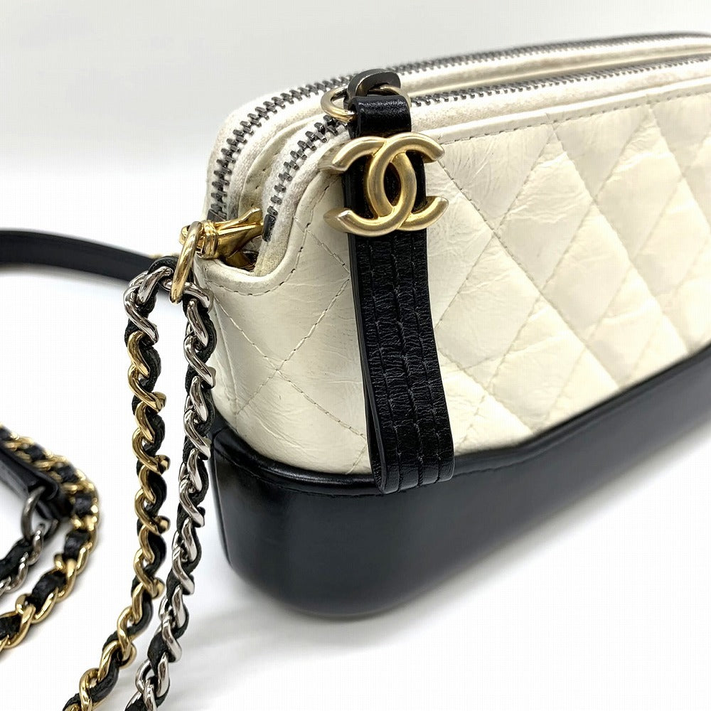 CHANEL Gabriel Phone Holder, Smartphone Case, Chain Wallet, Mini Chain Shoulder Bag, Leather, White/Black, Two-Tone, Women's Fashion, No. 25