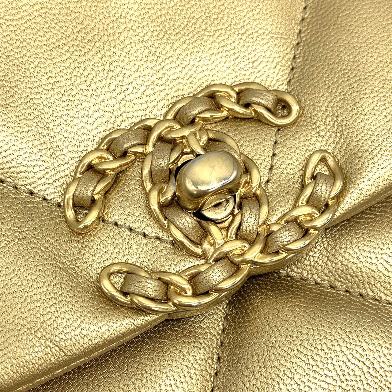 CHANEL19 Chanel Dixneuf Medium Size Maxi Matelassé Chain Shoulder Bag Handbag 2-way Women's