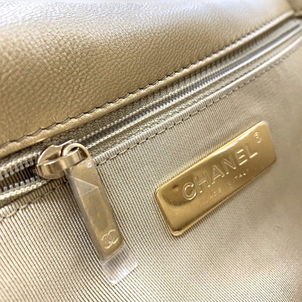 CHANEL19 Chanel Dixneuf Medium Size Maxi Matelassé Chain Shoulder Bag Handbag 2-way Women's