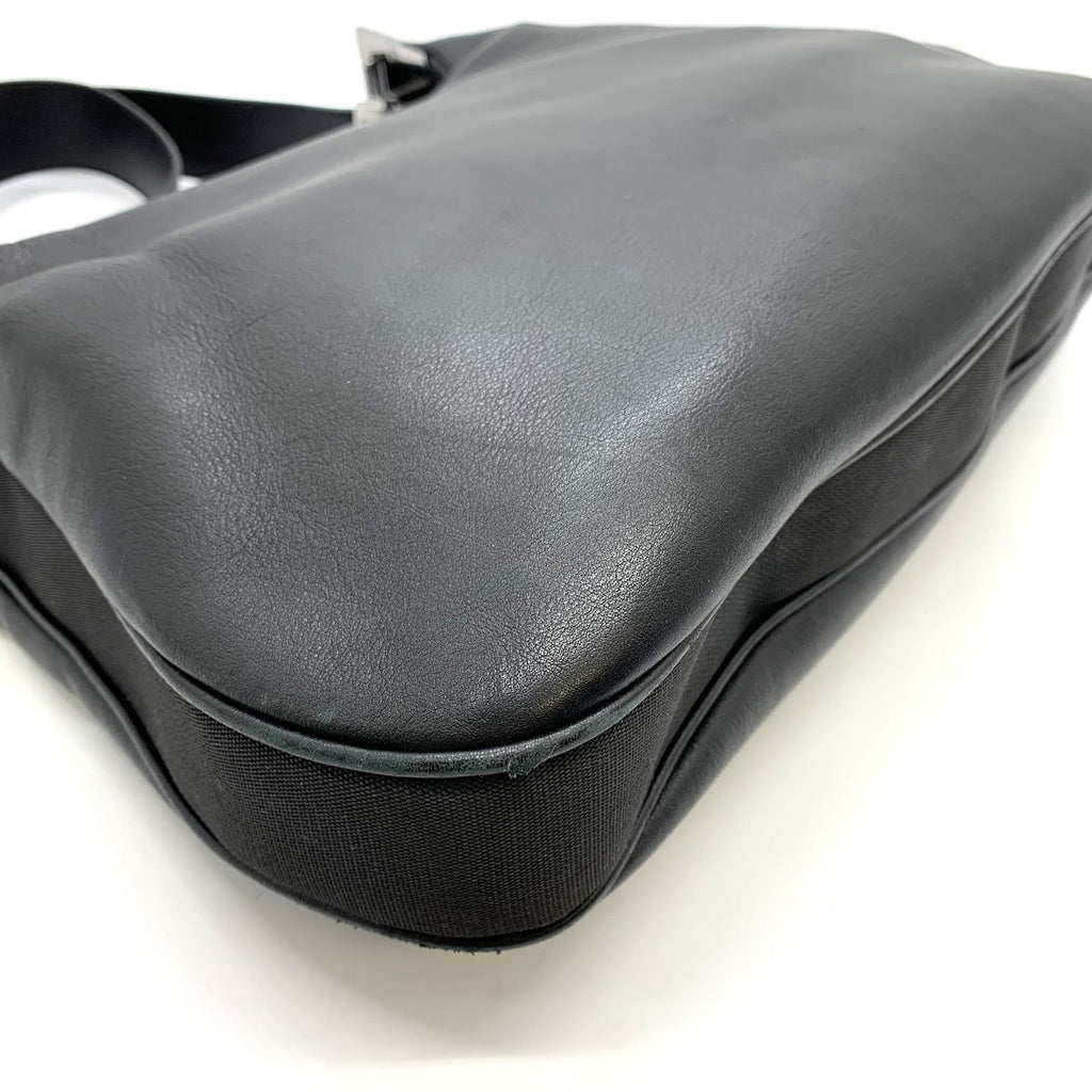 GUCCI 001 3341 Shoulder Bag Leather Black Women's Fashion PRE-OWNED