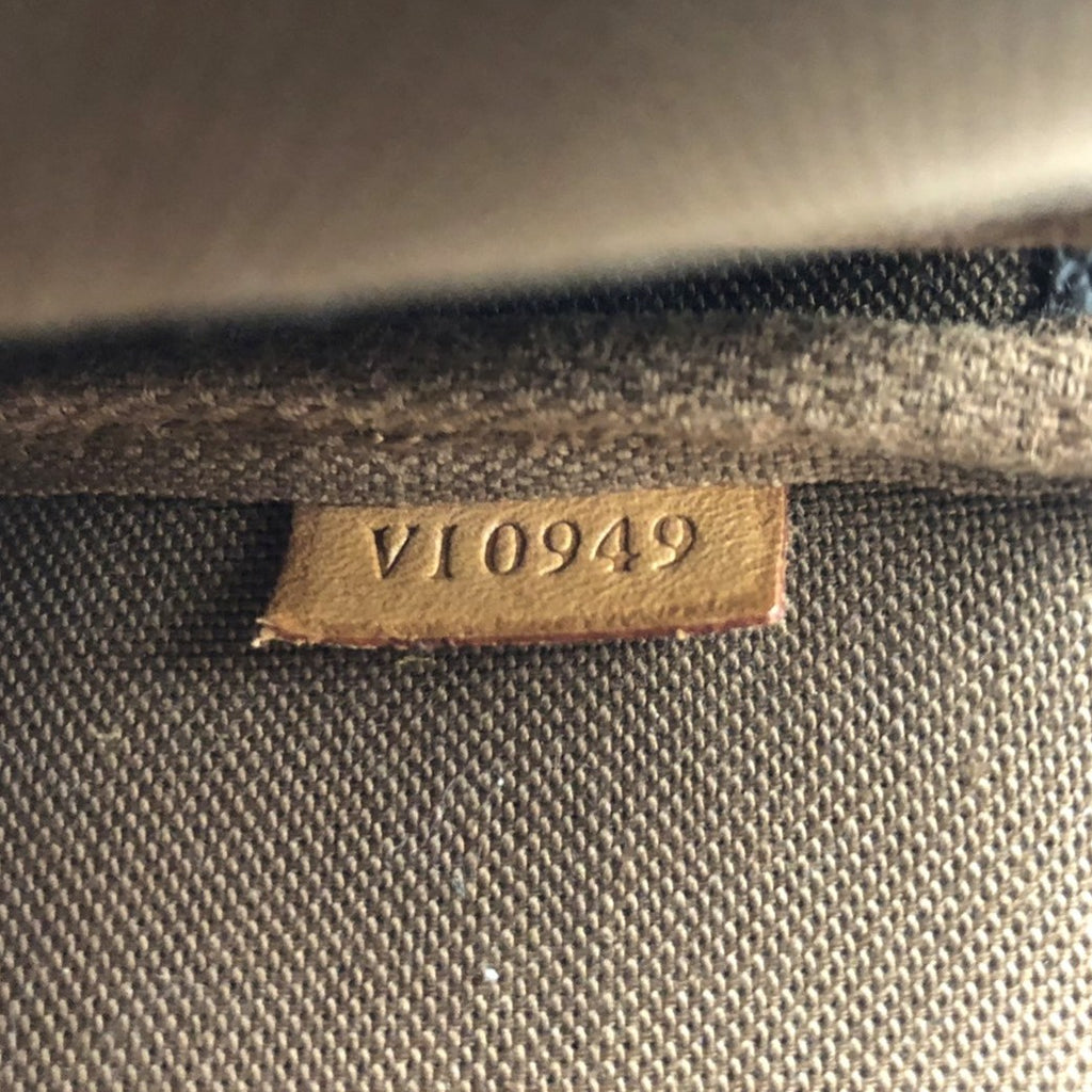 Louis Vuitton M51980 Pochette Accessoires Handbag in Brown Monogram Canvas/Leather