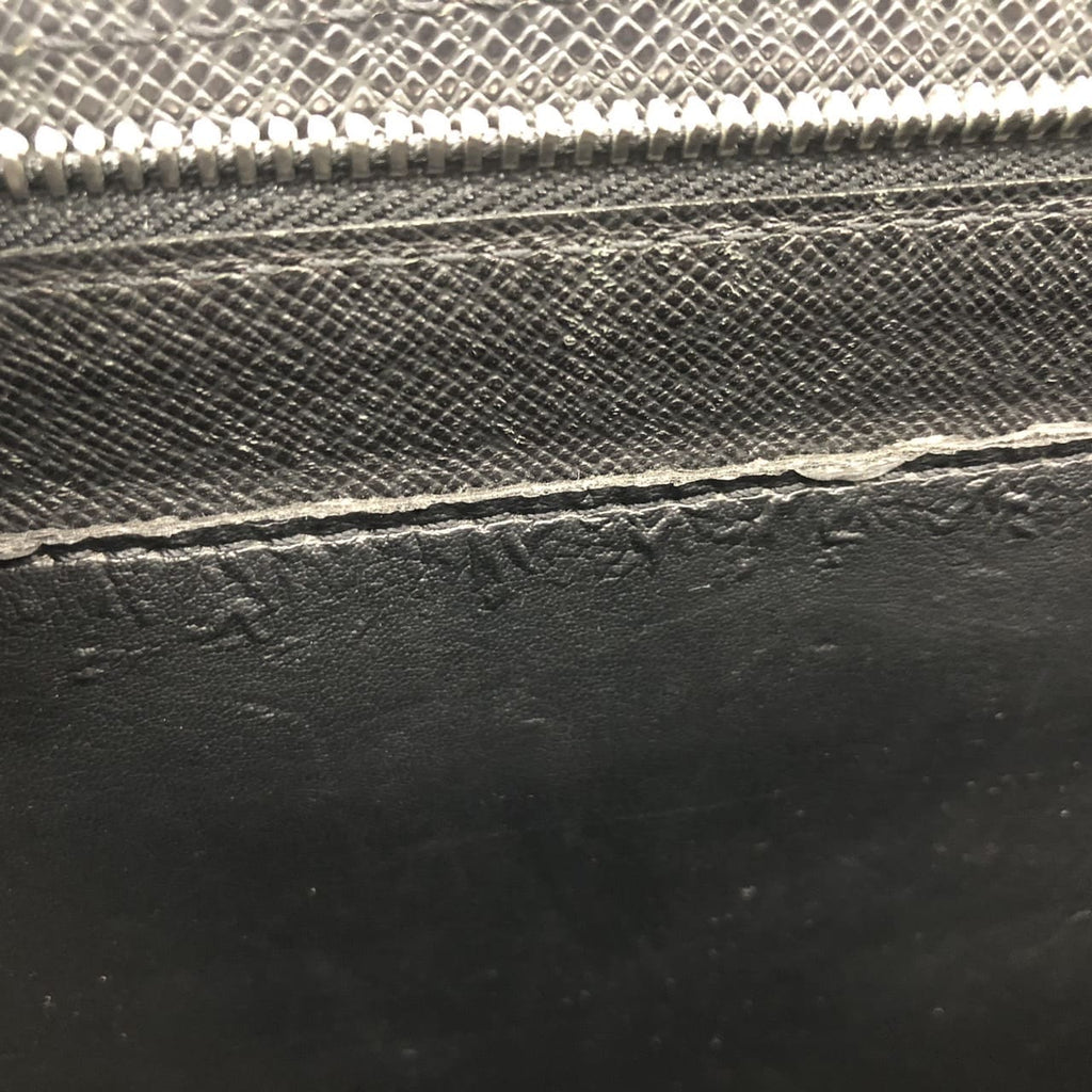 LOUIS VUITTON M30052 Business Bag Briefcase Port Document Rosan Taiga Leather Black Men's PRE-OWNED Brand