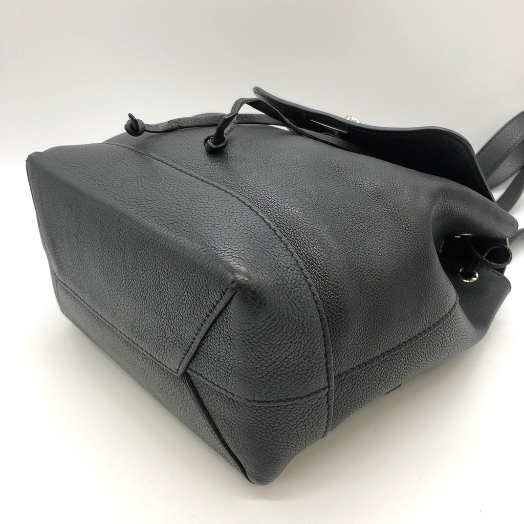 ルイ・ヴィトン ロックミー バックパック M41815、ブラックレザー、レディース【中古品】