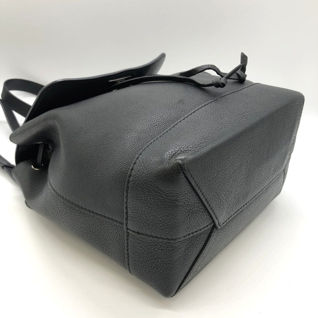 ルイ・ヴィトン ロックミー バックパック M41815、ブラックレザー、レディース【中古品】