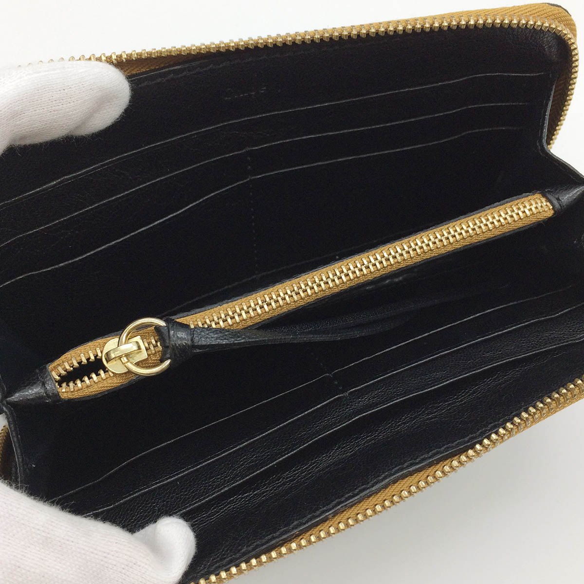 Chloe Lily Long Wallet with Zip-Around Ribbon and Leather in Black and Gold