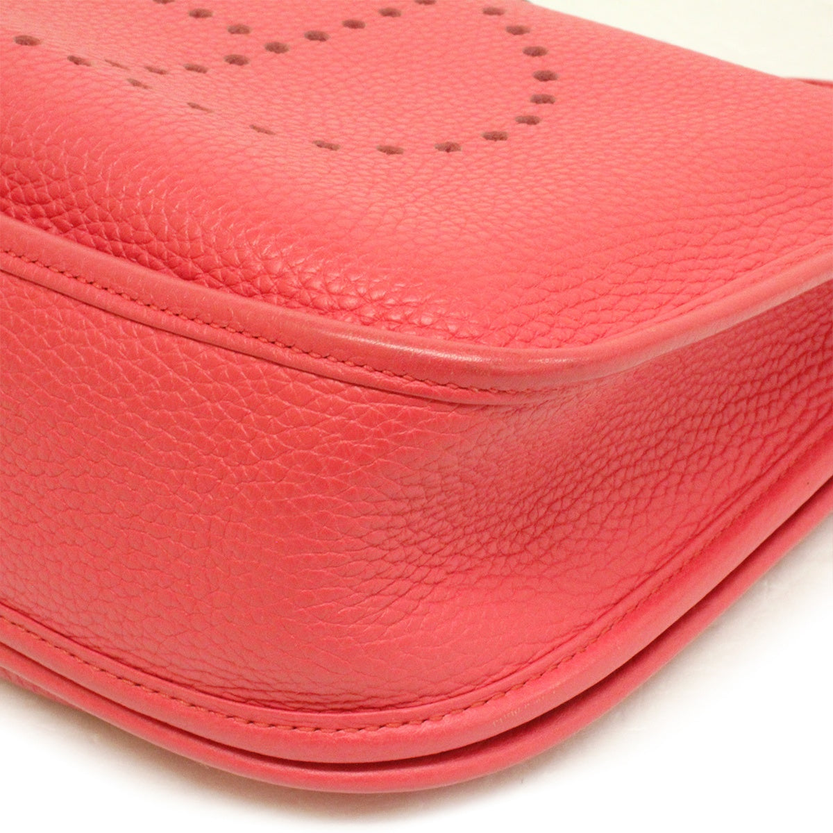 Hermès Evelyne 3 PM 56277CK Shoulder Bag in Taurillon Clemence Rose Extreme (Pink) with D Stamp, Leather Crossbody Bag for Women
