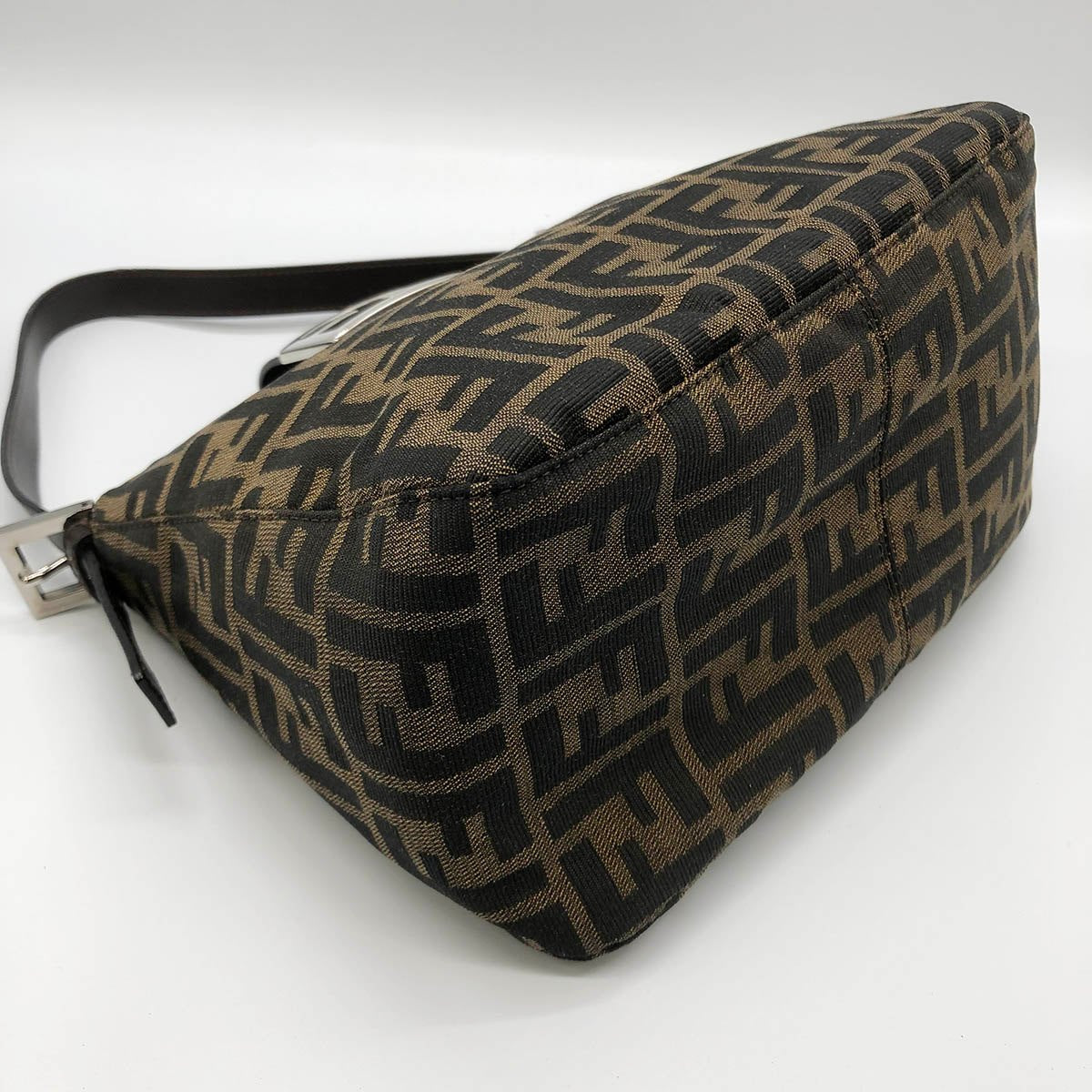 Fendi Mamma Baguette handbag in brown Zucca canvas with silver hardware