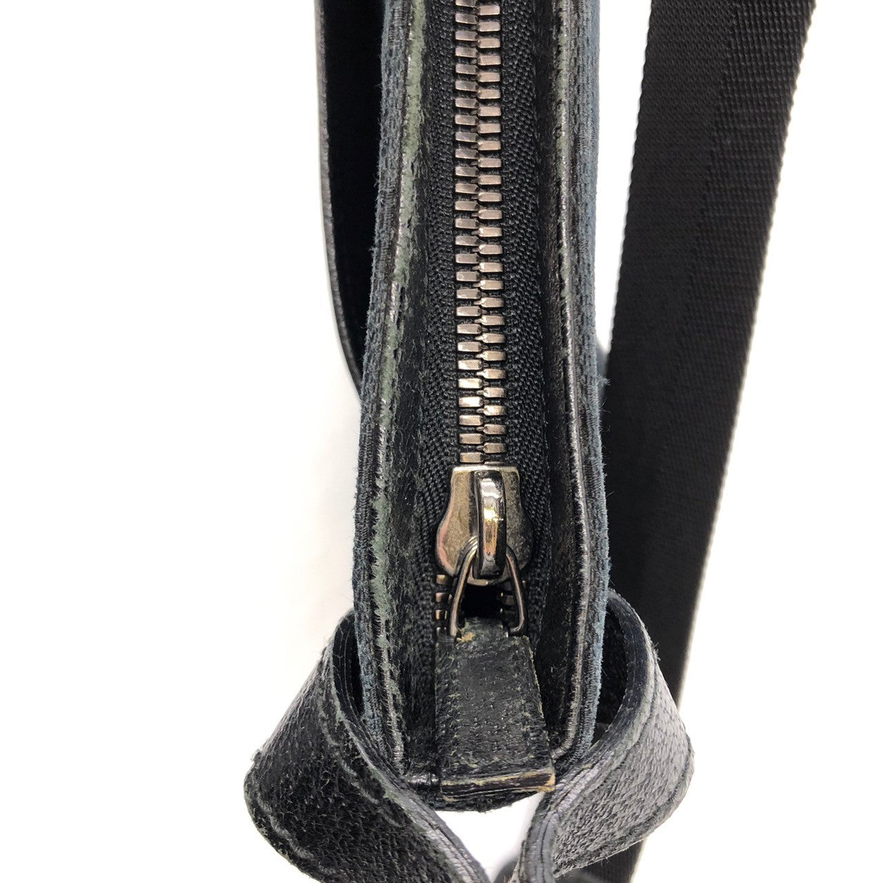 Gucci 122793 Shoulder Bag in Black GG Canvas