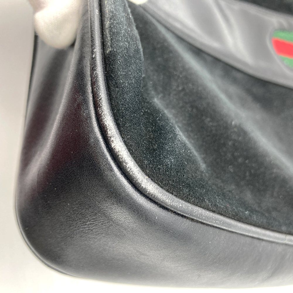 Vintage Gucci Horseshoe Shoulder Bag in Black Suede/Leather. High-End Brand.