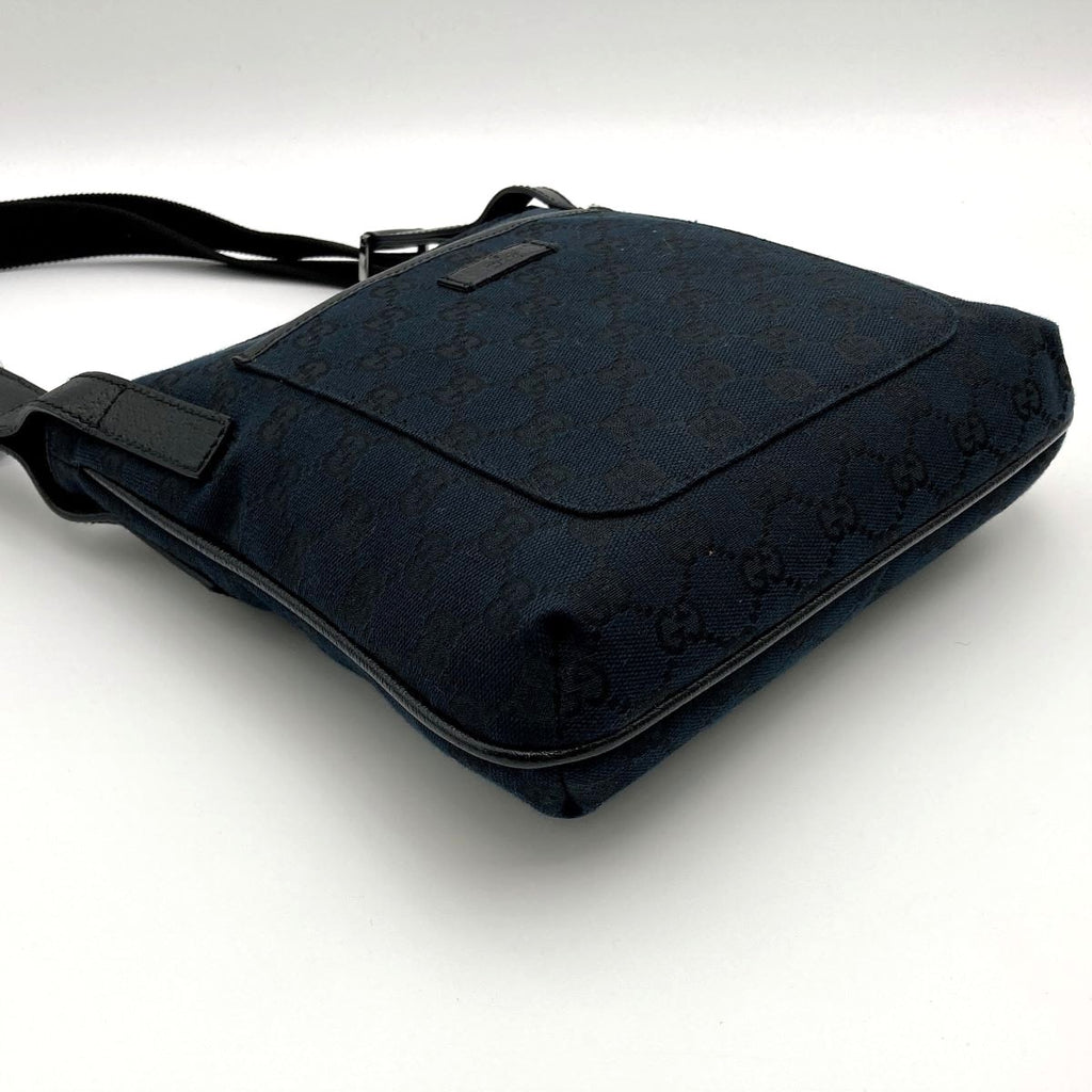 Gucci 122793 Crossbody Shoulder Bag in GG Canvas, Black