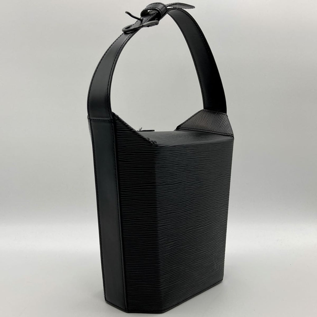 Louis Vuitton M80161/Sac Sau Epi Noir Handbag in Black Leather