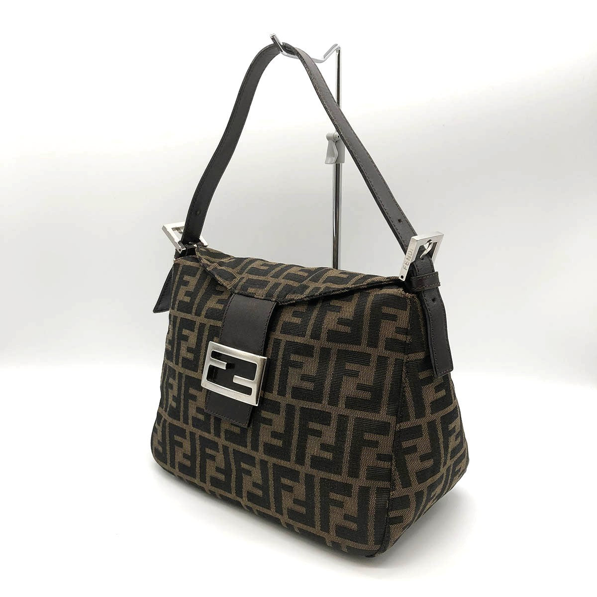 Fendi Mamma Baguette handbag in brown Zucca canvas with silver hardware
