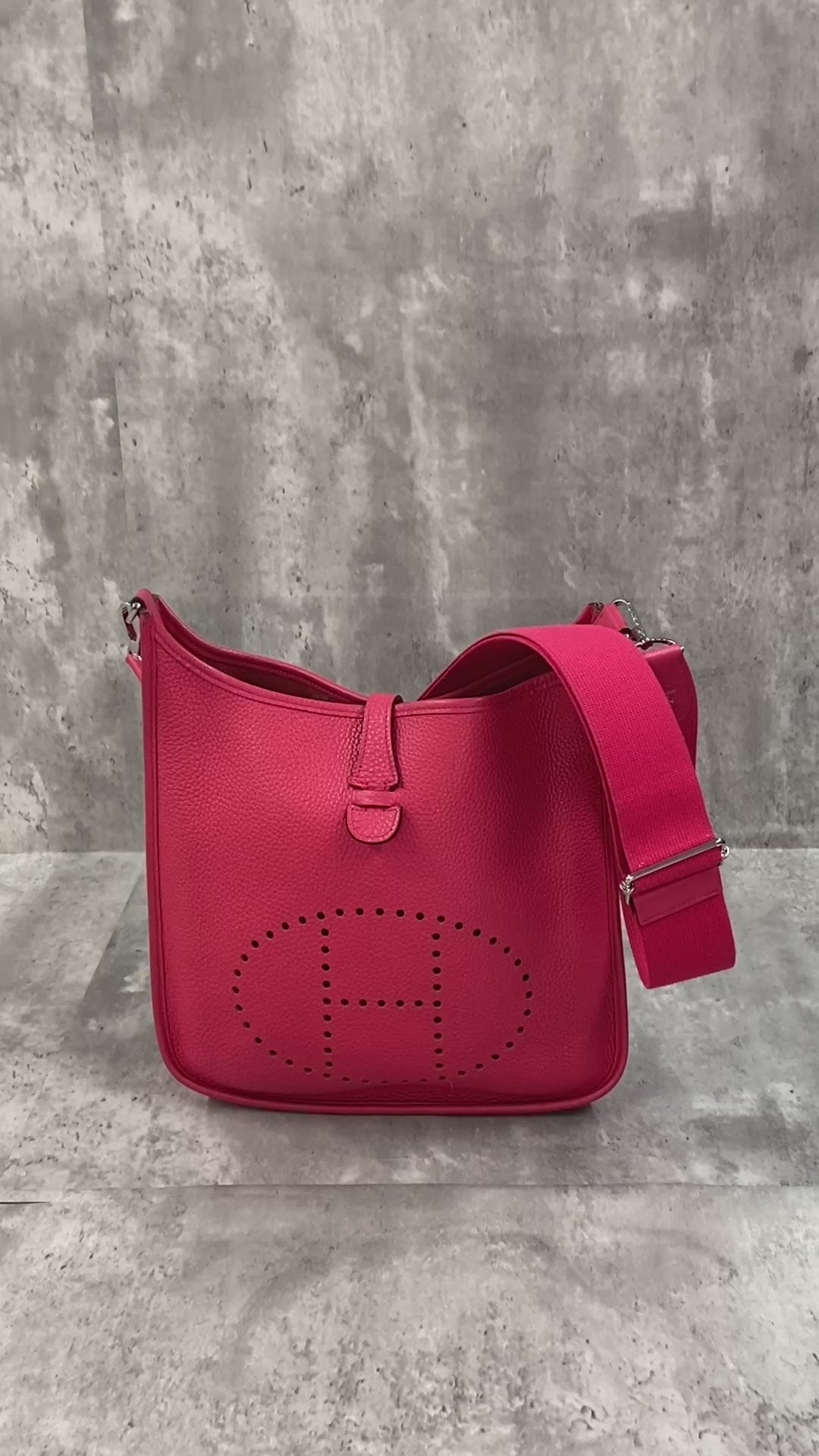 [CLEARANCE]Hermès Evelyne 3 PM 56277CK Shoulder Bag in Taurillon Clemence Rose Extreme (Pink) with D Stamp, Leather Crossbody Bag for Women PRE-OWNED