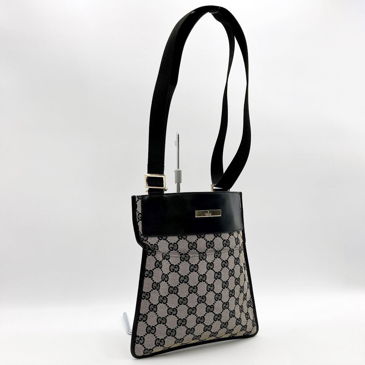 Gucci 019 0348 GG Canvas Shoulder Bag Black