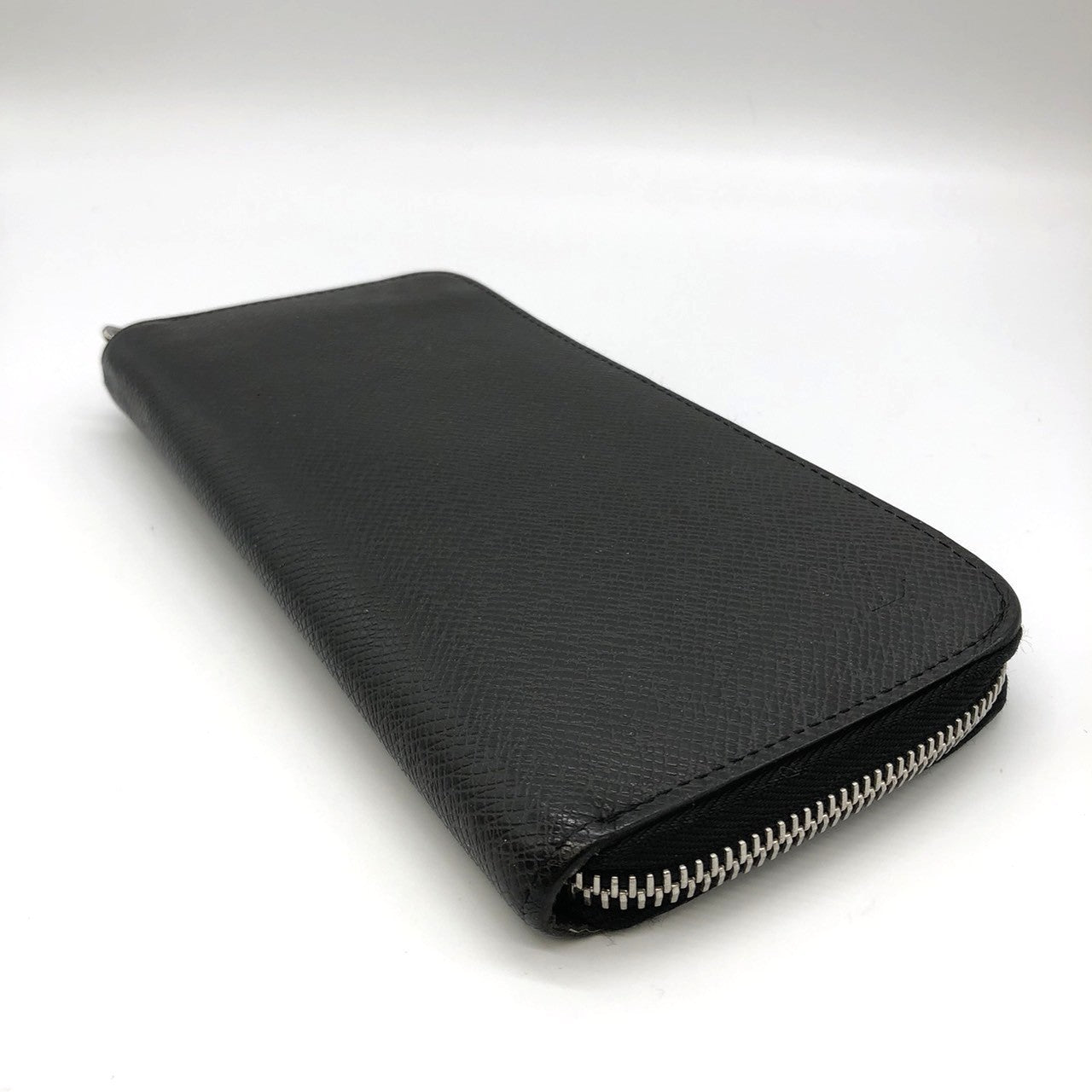 Louis Vuitton Zippy Wallet Vertical M30510 Long Wallet in Black Taiga Leather